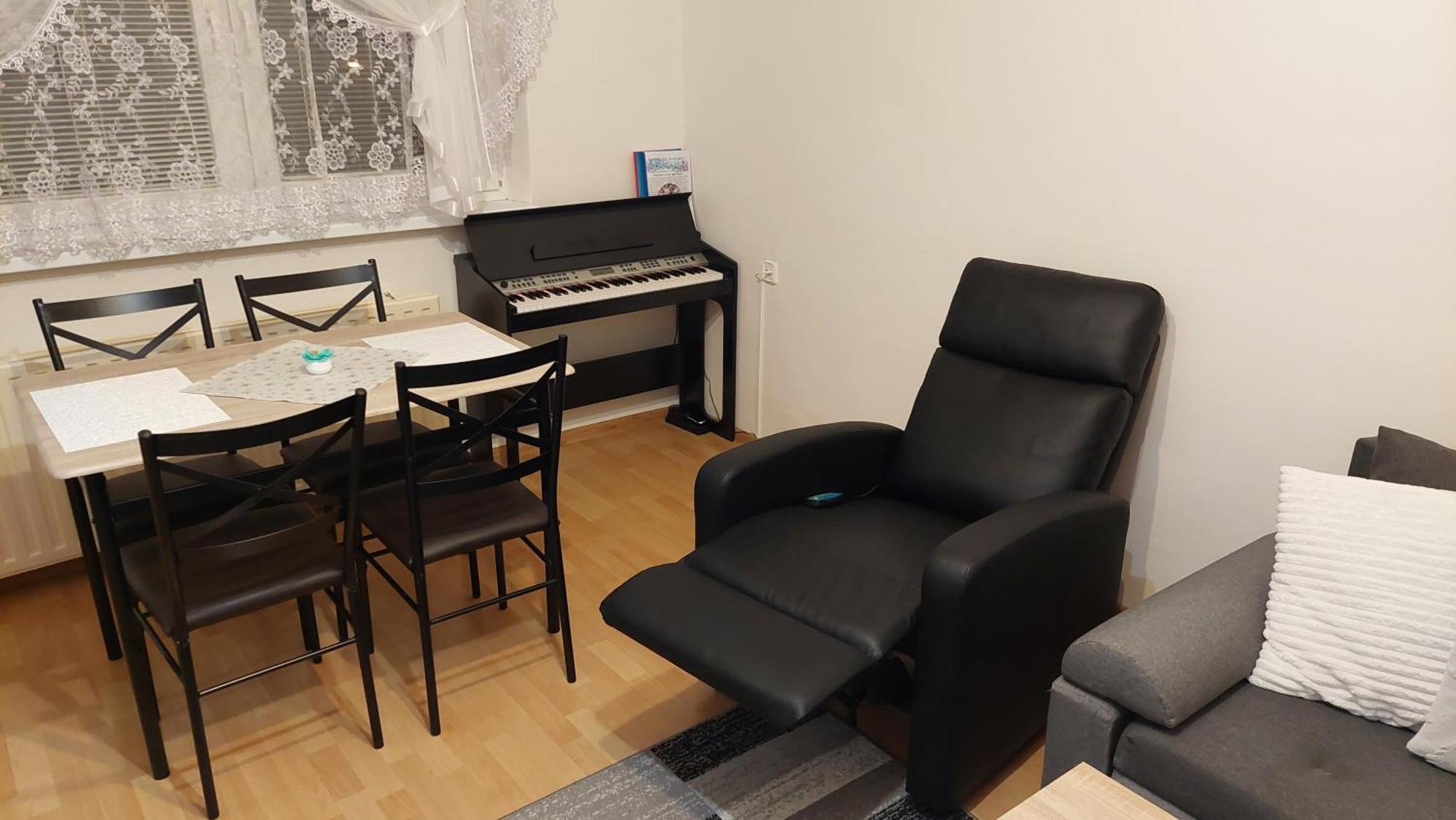 Karki Music Apartment Попрад Экстерьер фото